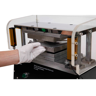Piloto semi auto Line Laboratory Al Laminated Film Machine de la célula de la bolsa