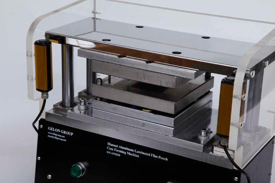Máquina de formación de perforación automática para la película laminada de aluminio de la batería para teléfono móvil usada para el laboratorio Rese de la producción de la batería
